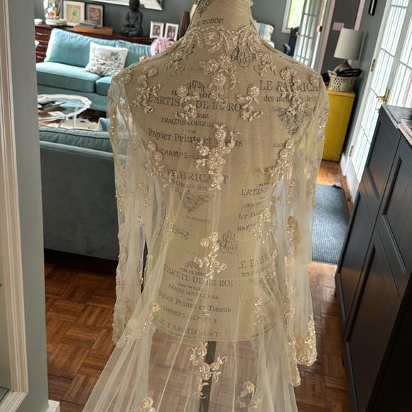 Bridal long  trained long sleeved over jacket with floral beading & bustles M/L - Picture 4 of 16